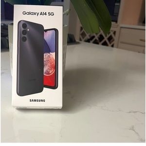 SAMSUNG Cell Phone - Brand New - Manufacturer Sealed